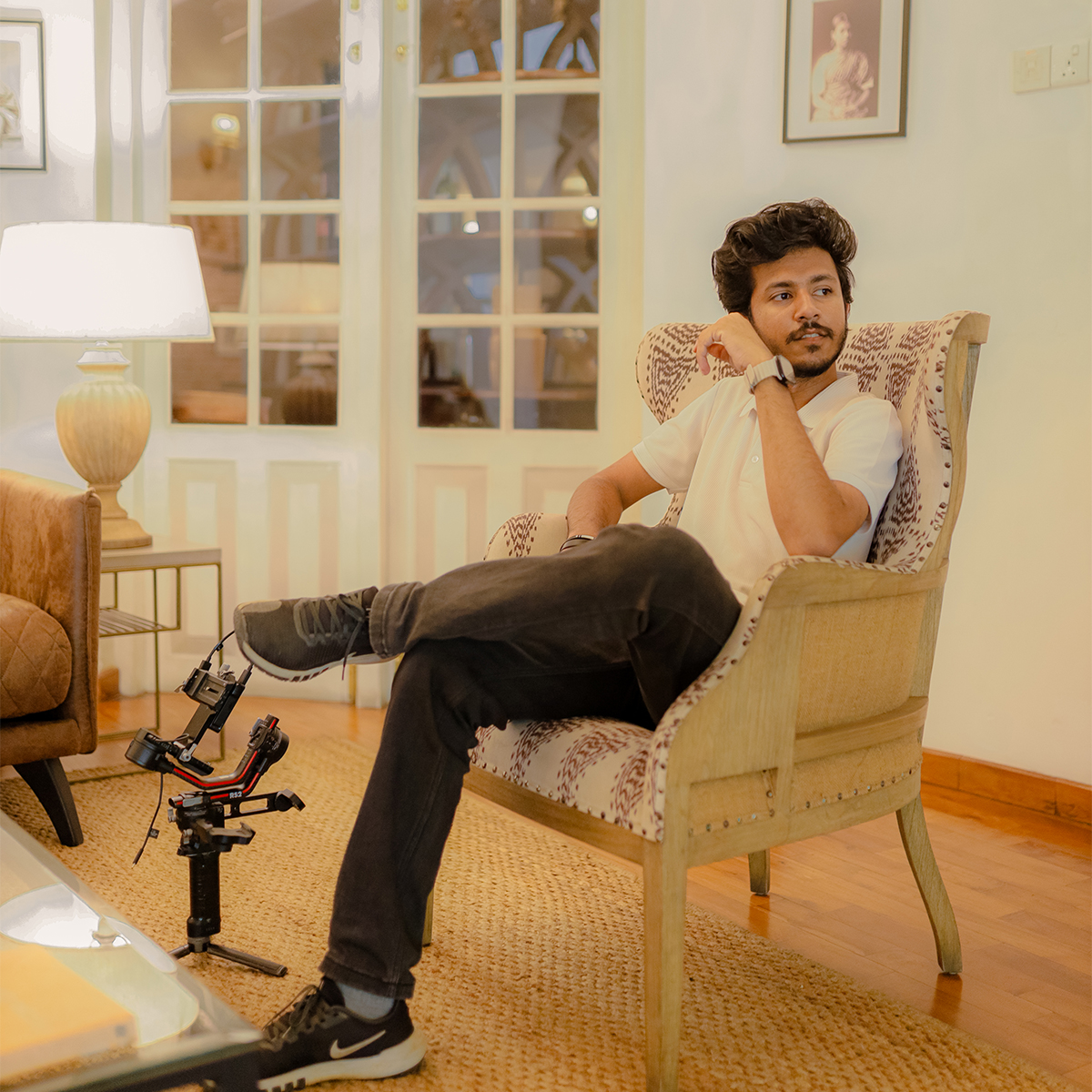 Pravishka Rathnayake, lead photographer at VOWÉ Moments.